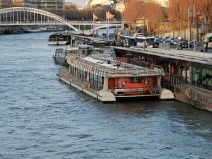 Counterpoint: Paris taken with Huawei P30 Pro on 5x zoom