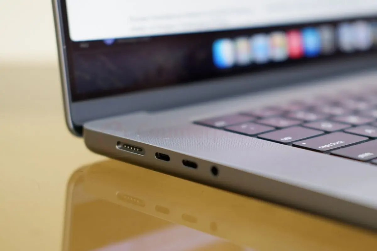 counterpoint macbook pro 16 magsafe