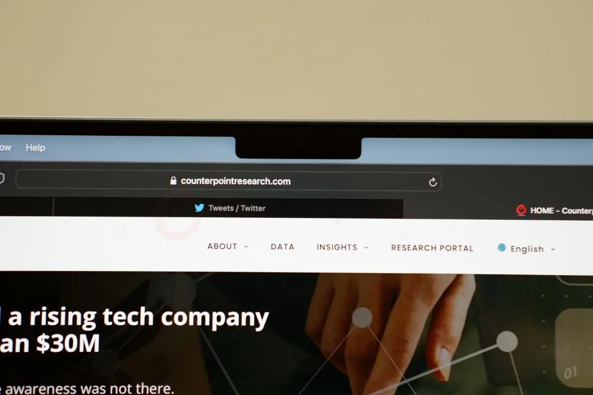 counterpoint macbook pro 16 notched display